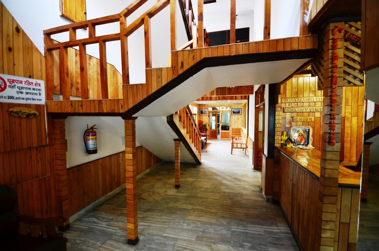 Hotel Seagull Manāli Extérieur photo