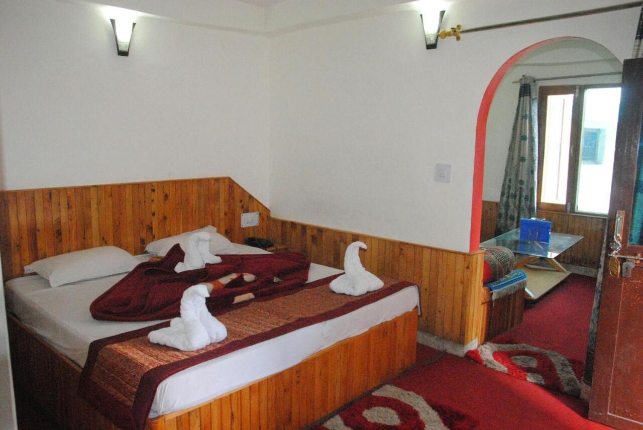 Hotel Seagull Manāli Extérieur photo