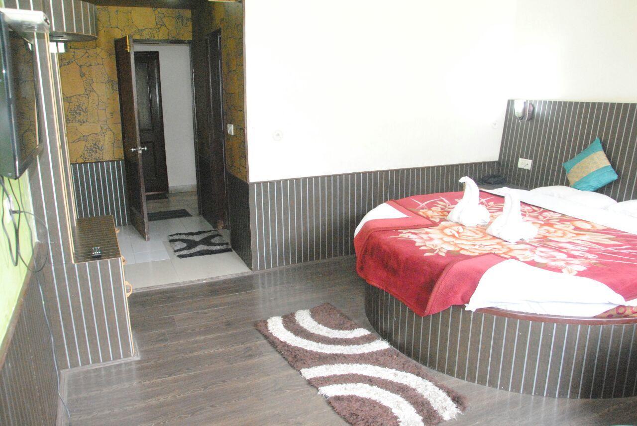 Hotel Seagull Manāli Extérieur photo